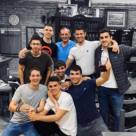 Hostal Ardoi Zizur Mayor Esterno foto