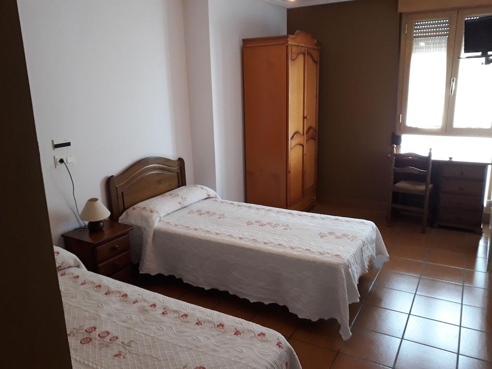 Hostal Ardoi Zizur Mayor Esterno foto